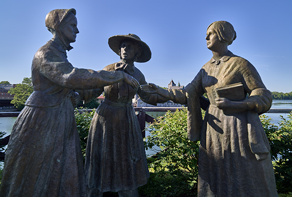 Womens-Rights-Statues_569x384.jpg