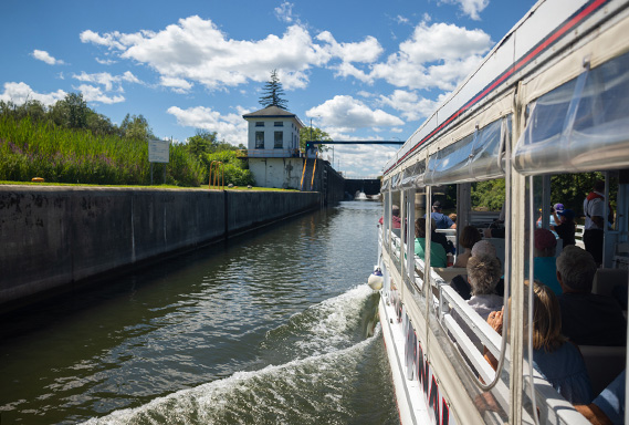 Cruise the Erie Canal