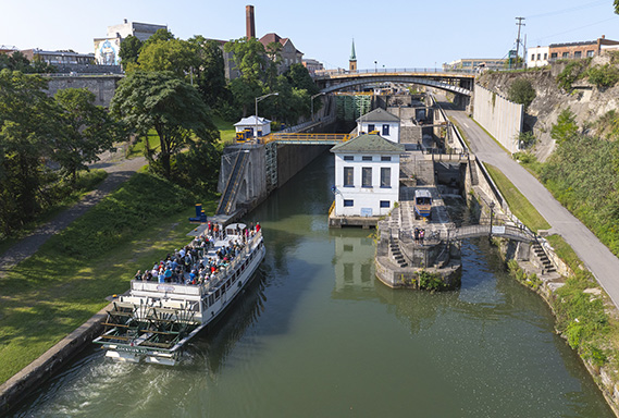 Lockport _Boating_CoL2024-12_ECNHC_569x384.jpg